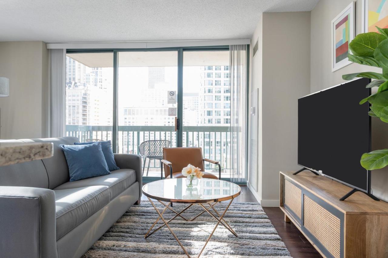 Отель Kasa Magnificent Mile Чикаго Экстерьер фото